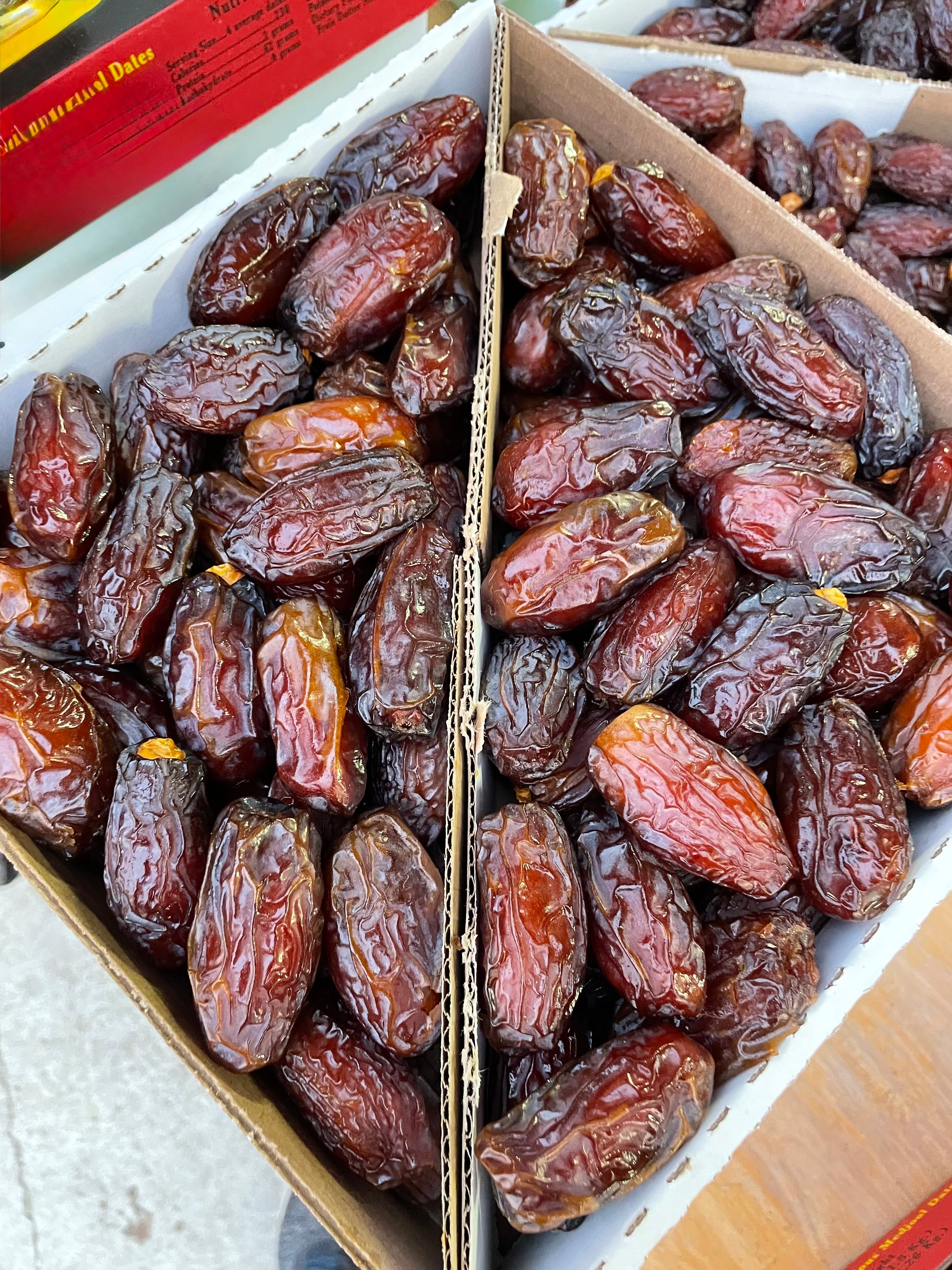 Fancy Tight Skinned Medjool Dates